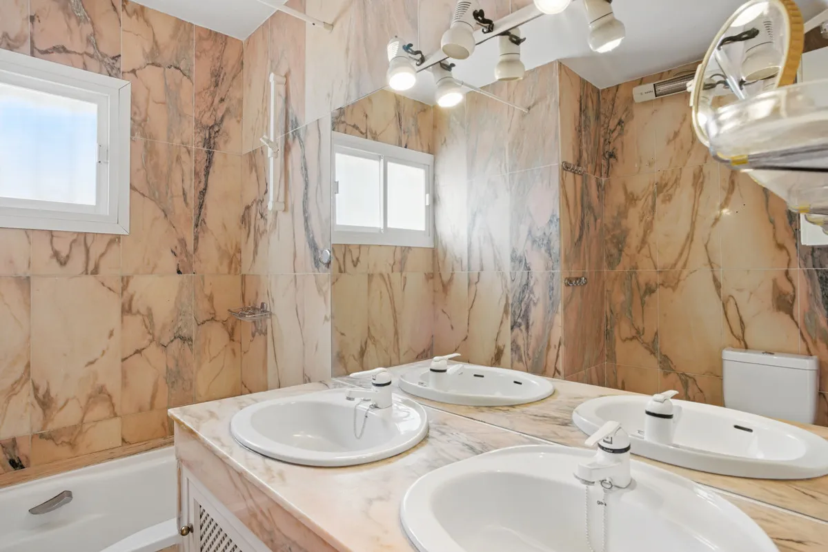 75543588-5ded-471a-a270-9dd0a5f63bd8