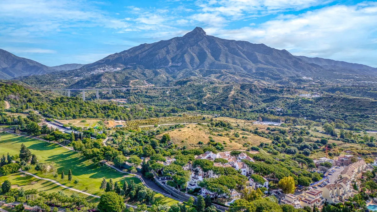 94e0b9e5-0045-4558-a90c-919a8f47480d