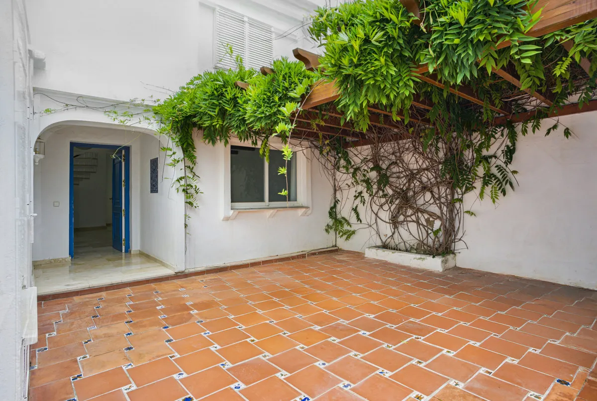 f543d577-8eda-48be-ba7d-c6e380f3a411