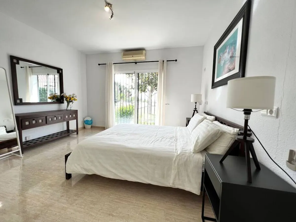 8dc00273-d92b-4185-88f7-29d82ba08f9a