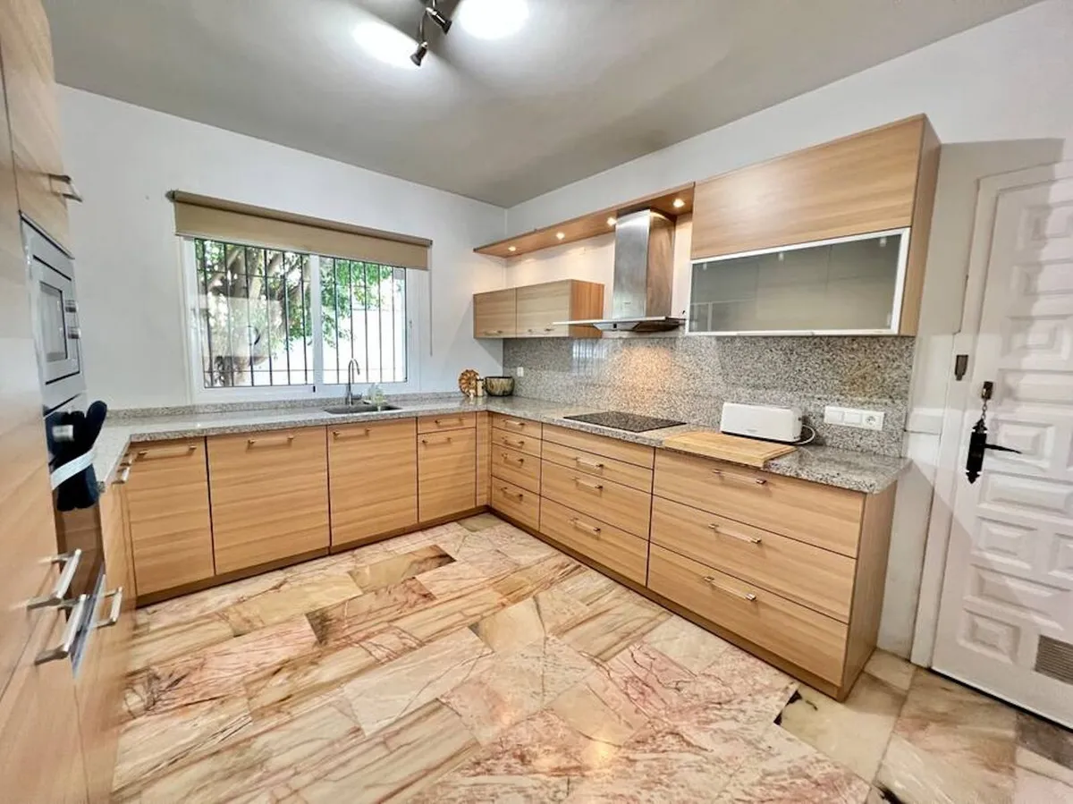 da28f8e4-9a41-4efc-a856-258330688633