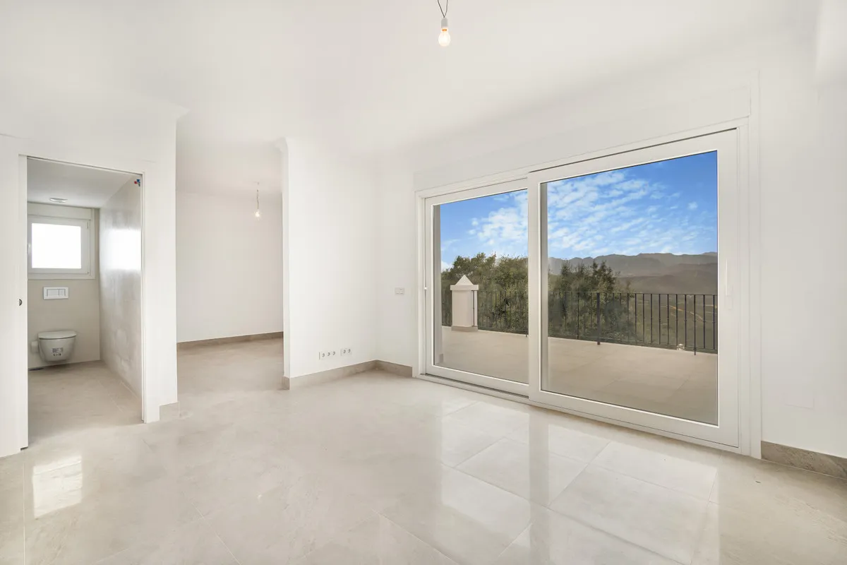 affd3869-c6e2-4ff7-80bc-c81671c520bc