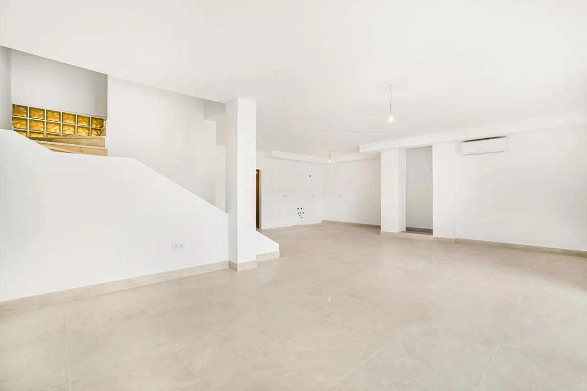 c0d99aba-8adb-4660-9e8d-82098013e68f