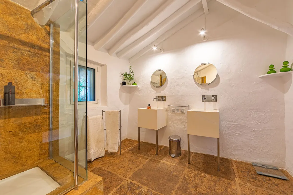 a50ce21a-7f91-44dc-9f88-a65bc7a2f871