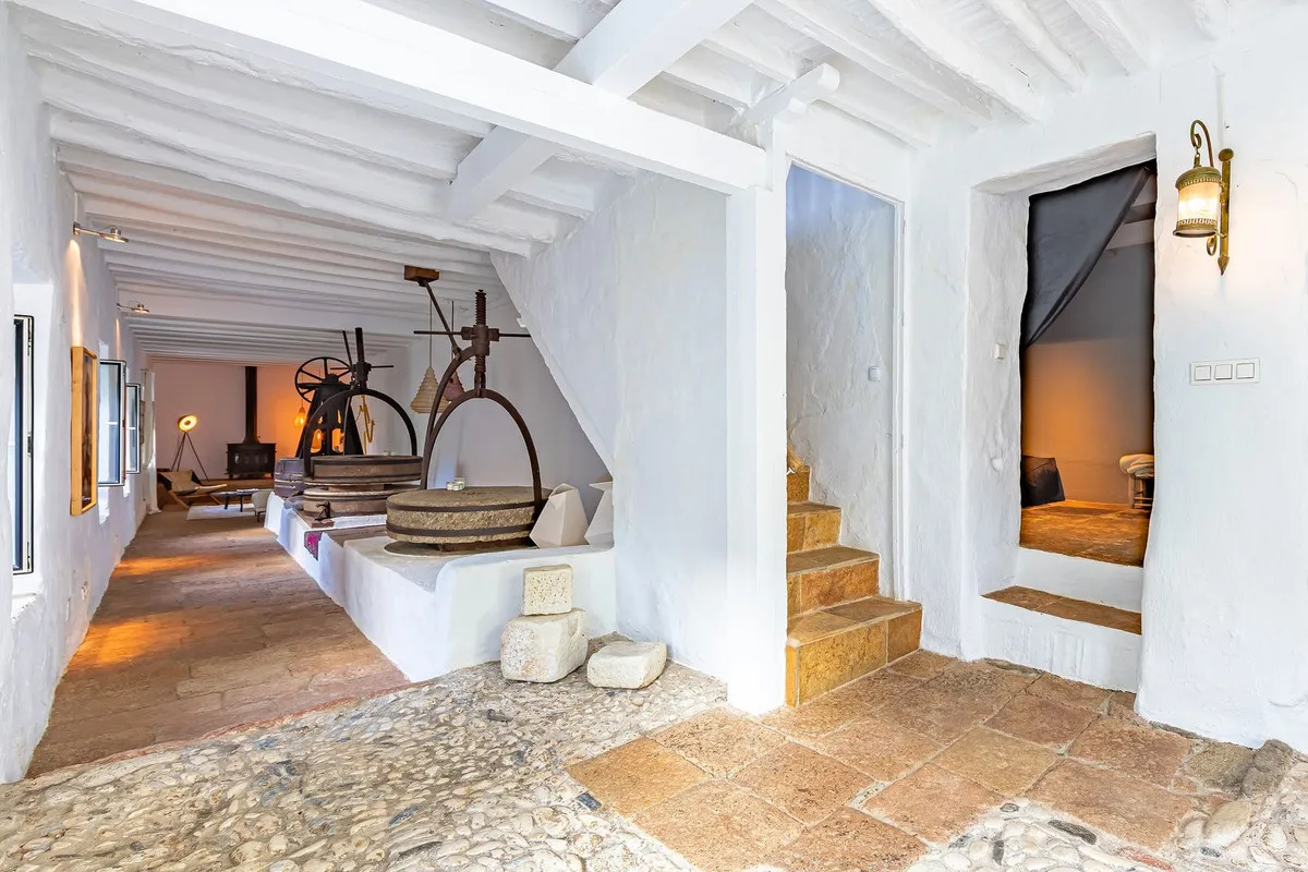 b2d076a7-fdee-4911-ac11-21a2c2c695a1