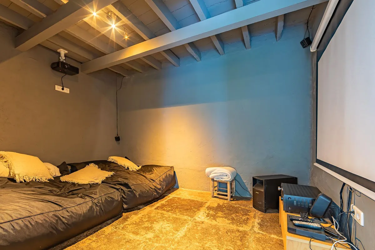 b89838b7-f43b-4481-8b55-9e72d45449ef