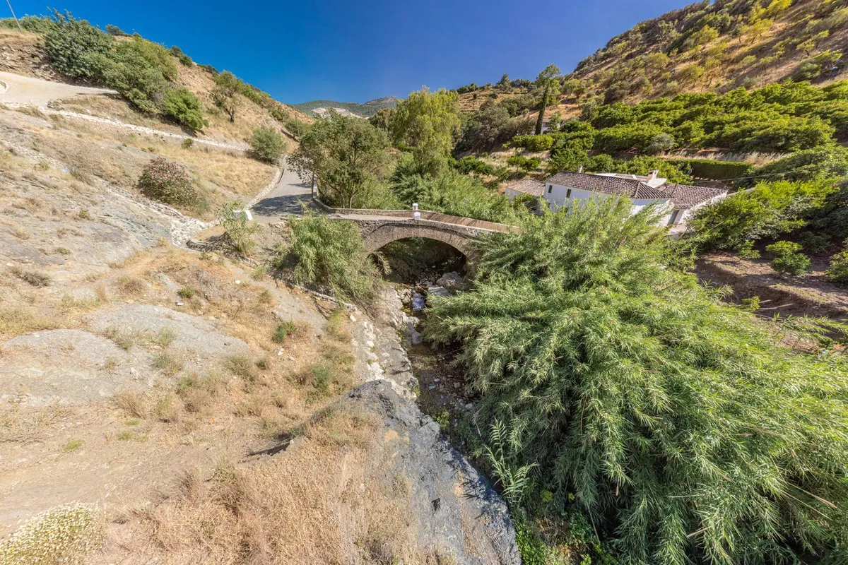 b8fc1876-718e-4dde-b76a-db52755285bf