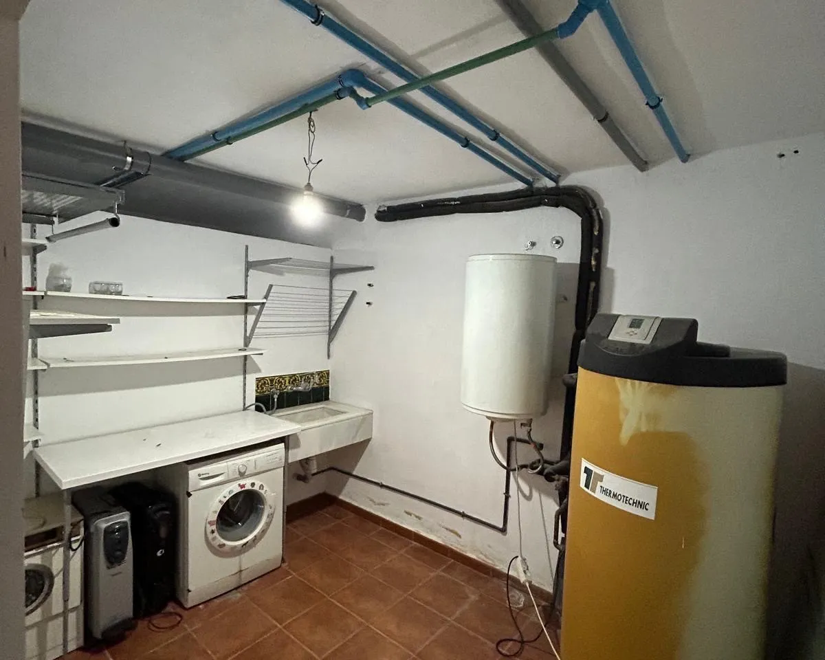 ad4a305e-befb-4dc5-b14e-7961eb5092eb