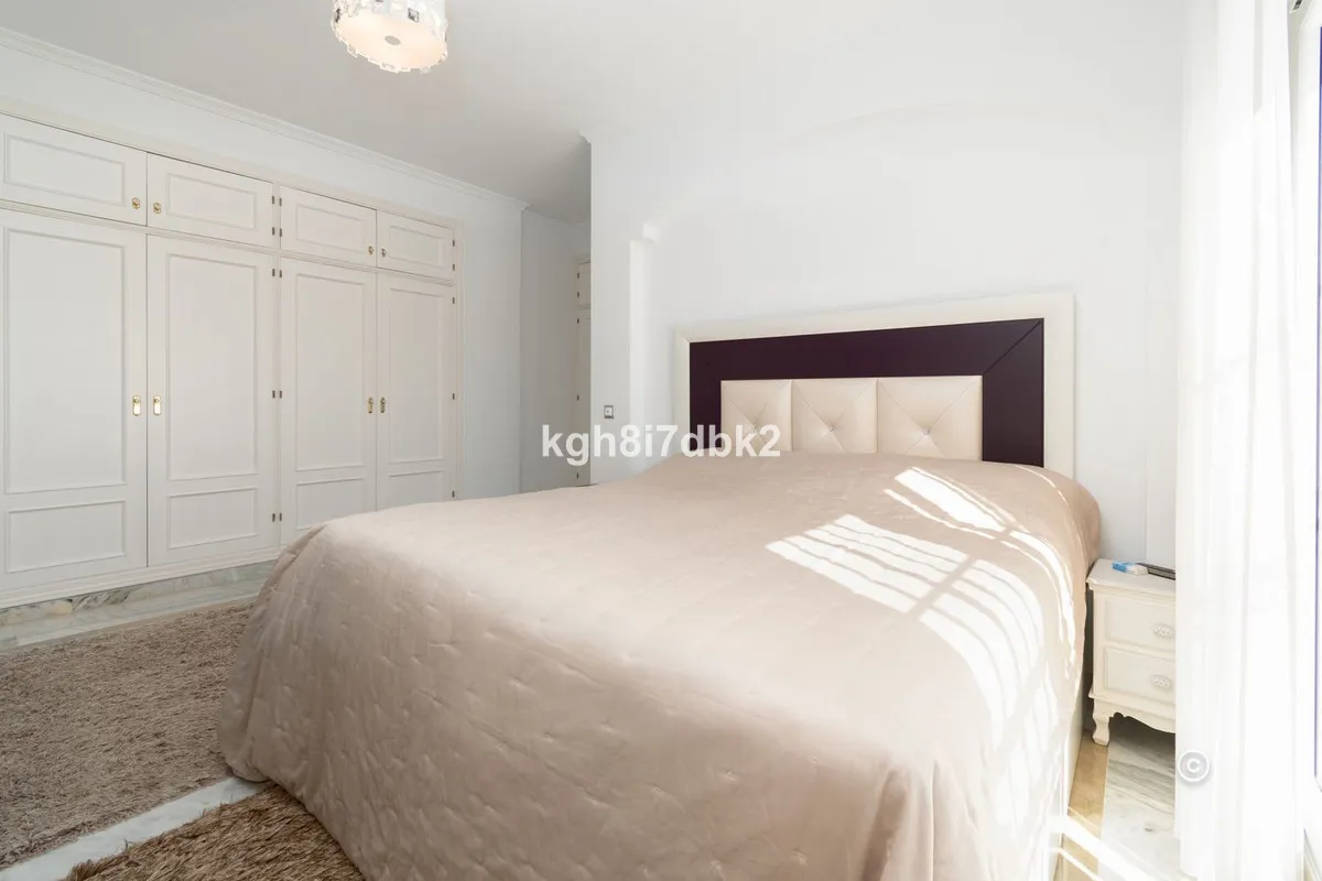 3303f2a8-f36b-43ec-8ad8-9510a633ea62