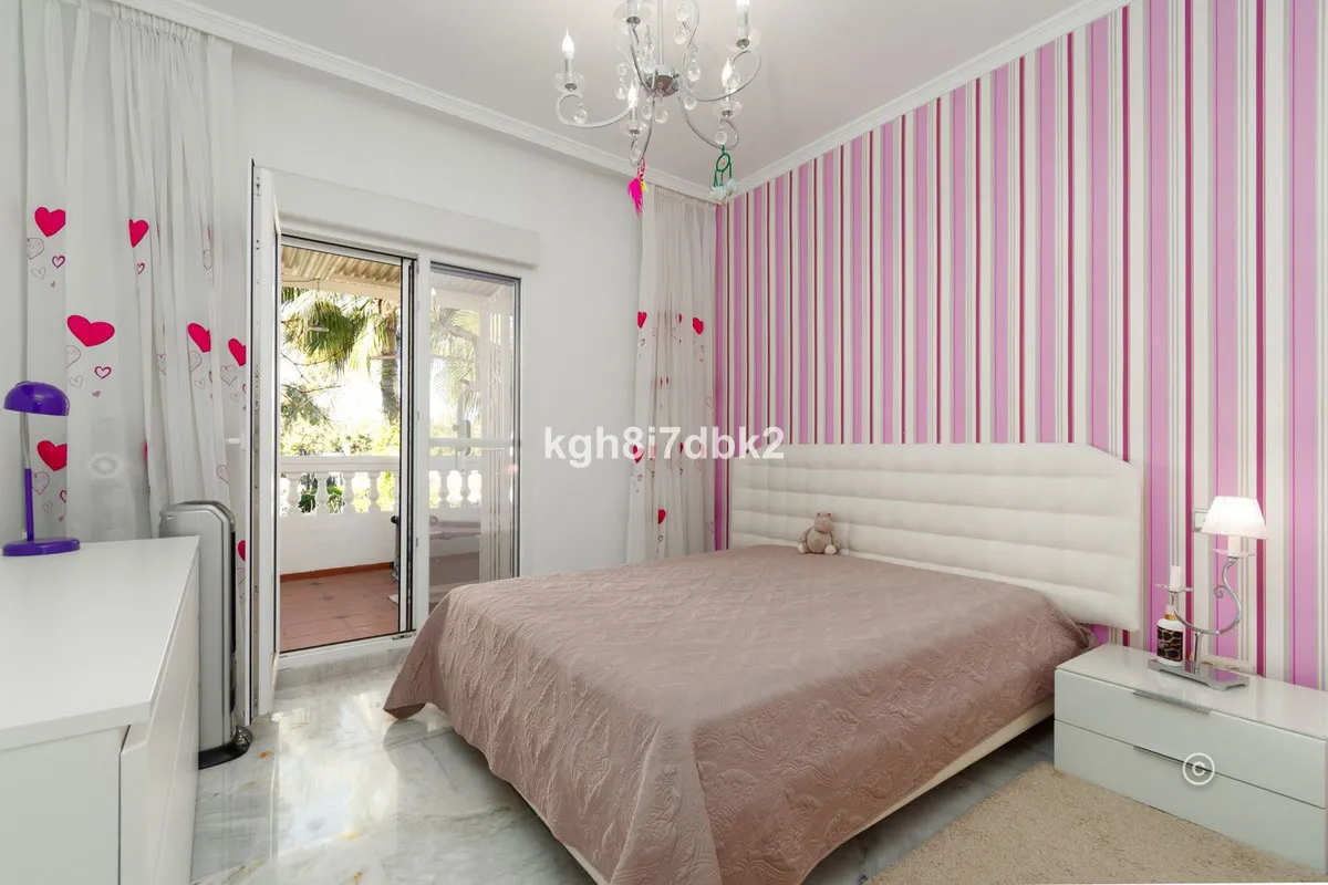 af0f241c-f4d5-4892-9300-8c737b7d2f30