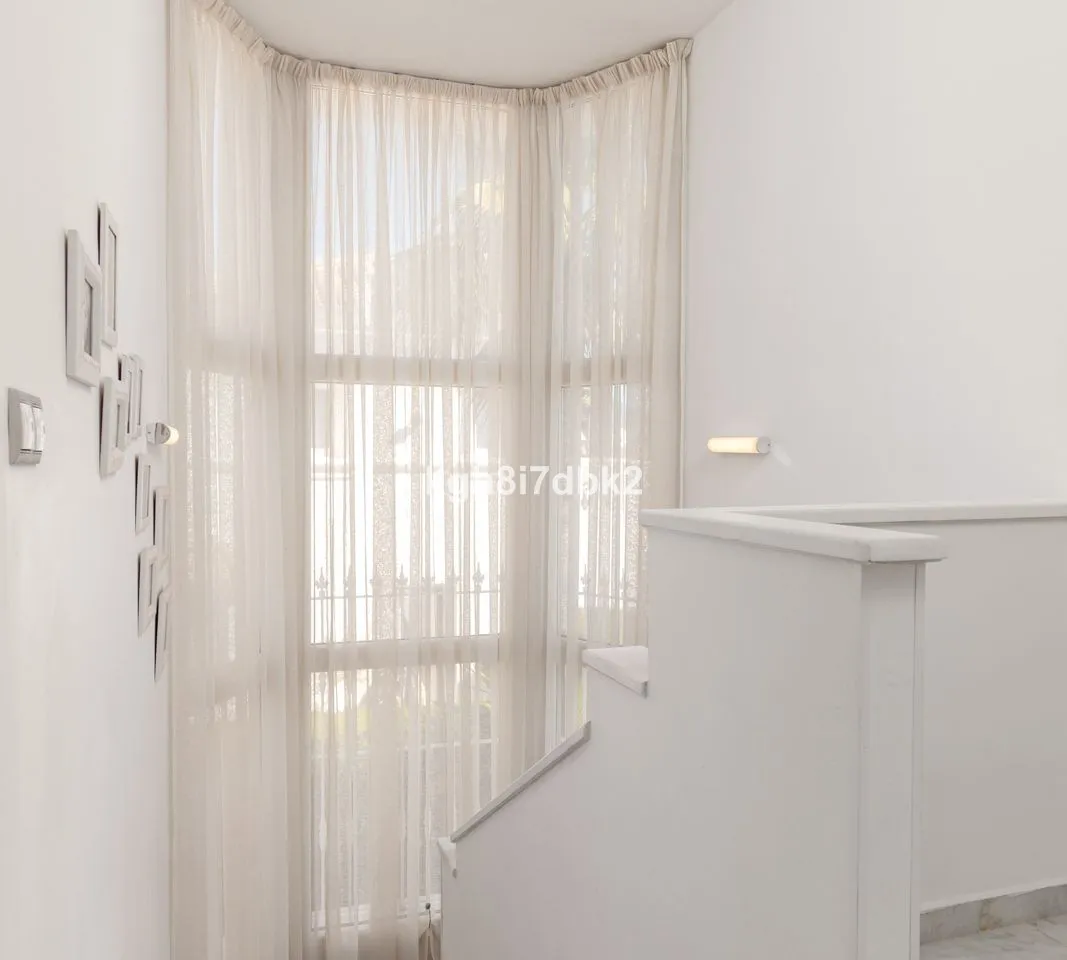 b1aeb18a-2fb1-46b6-b09a-2181596d1d36