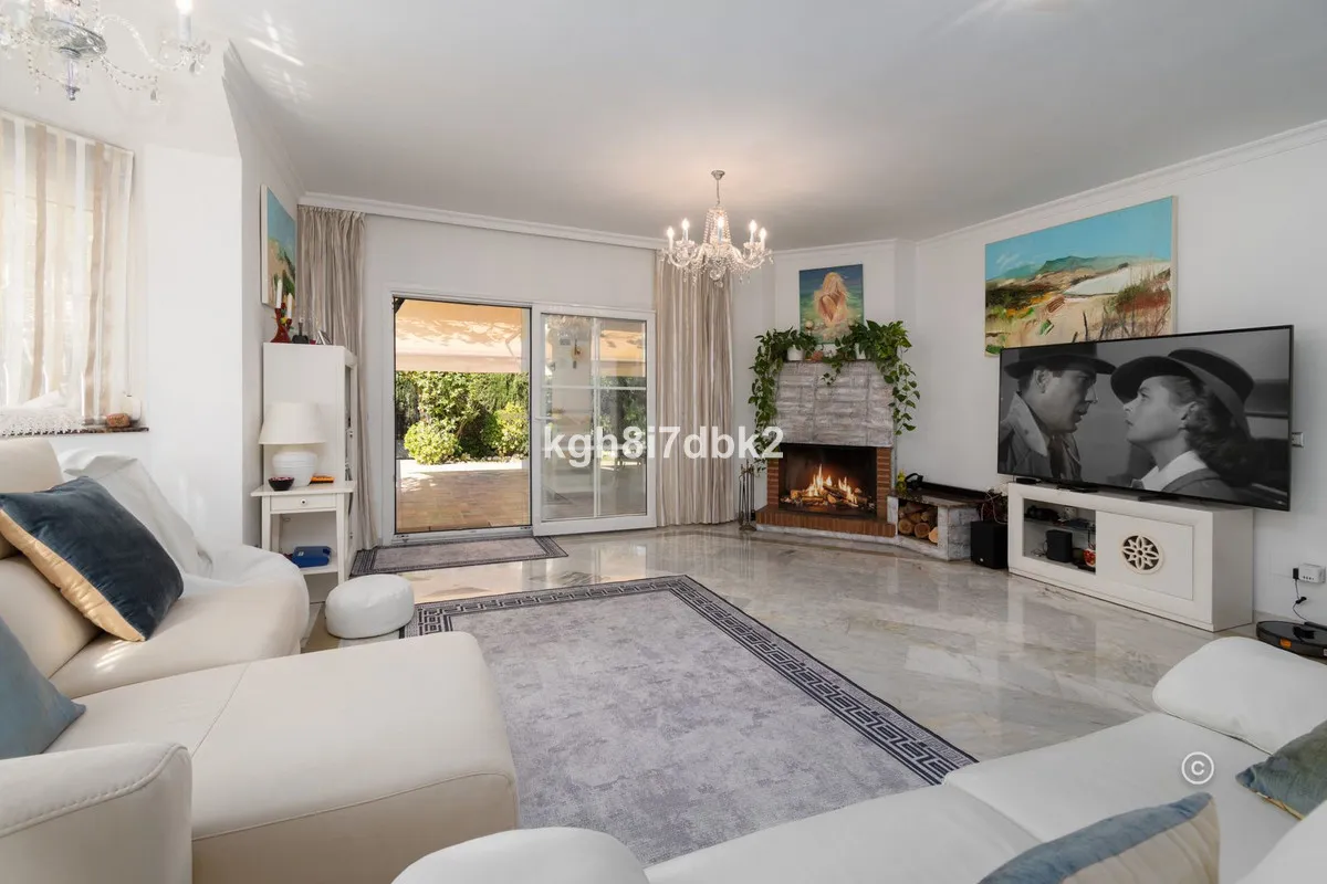 ca069eb0-4ae9-4193-94c2-6c09e6a31264