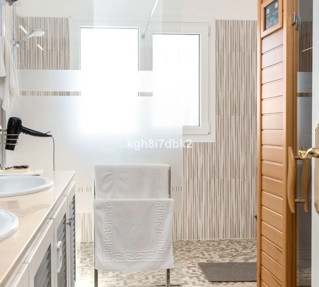 d20f8052-c389-4091-8a39-098adde4d7b5