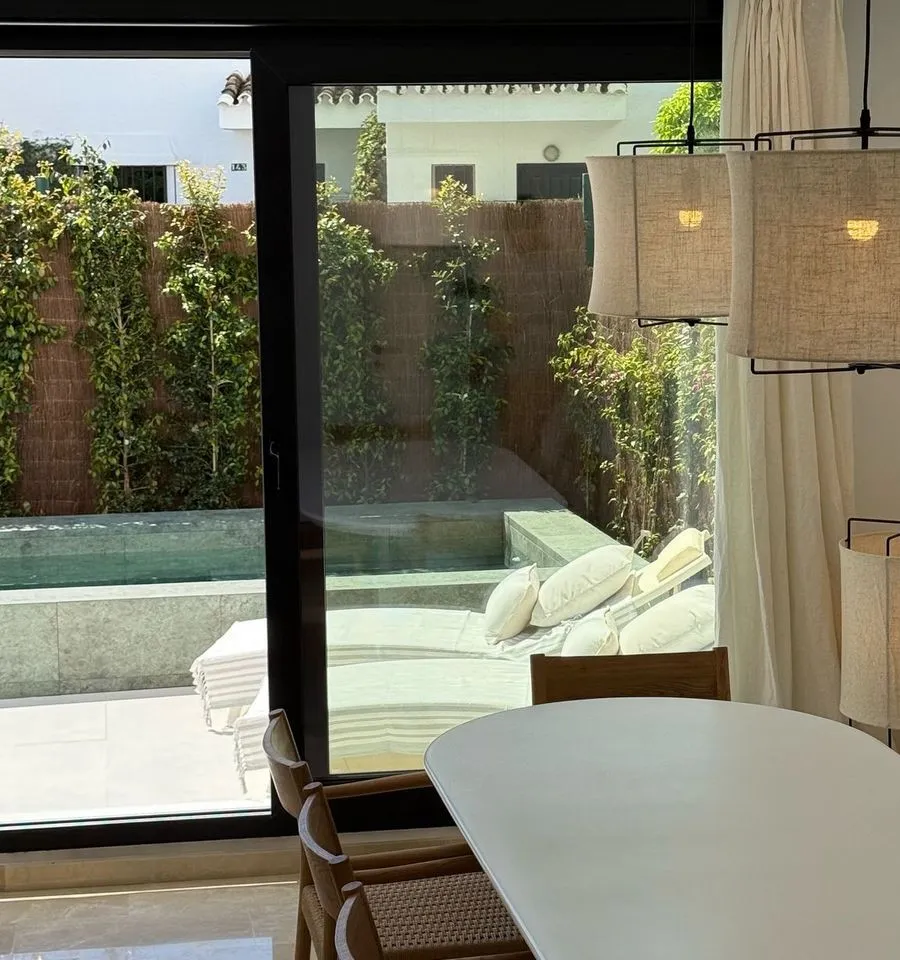 093c3a8f-5ac8-4929-b61d-229b72581331