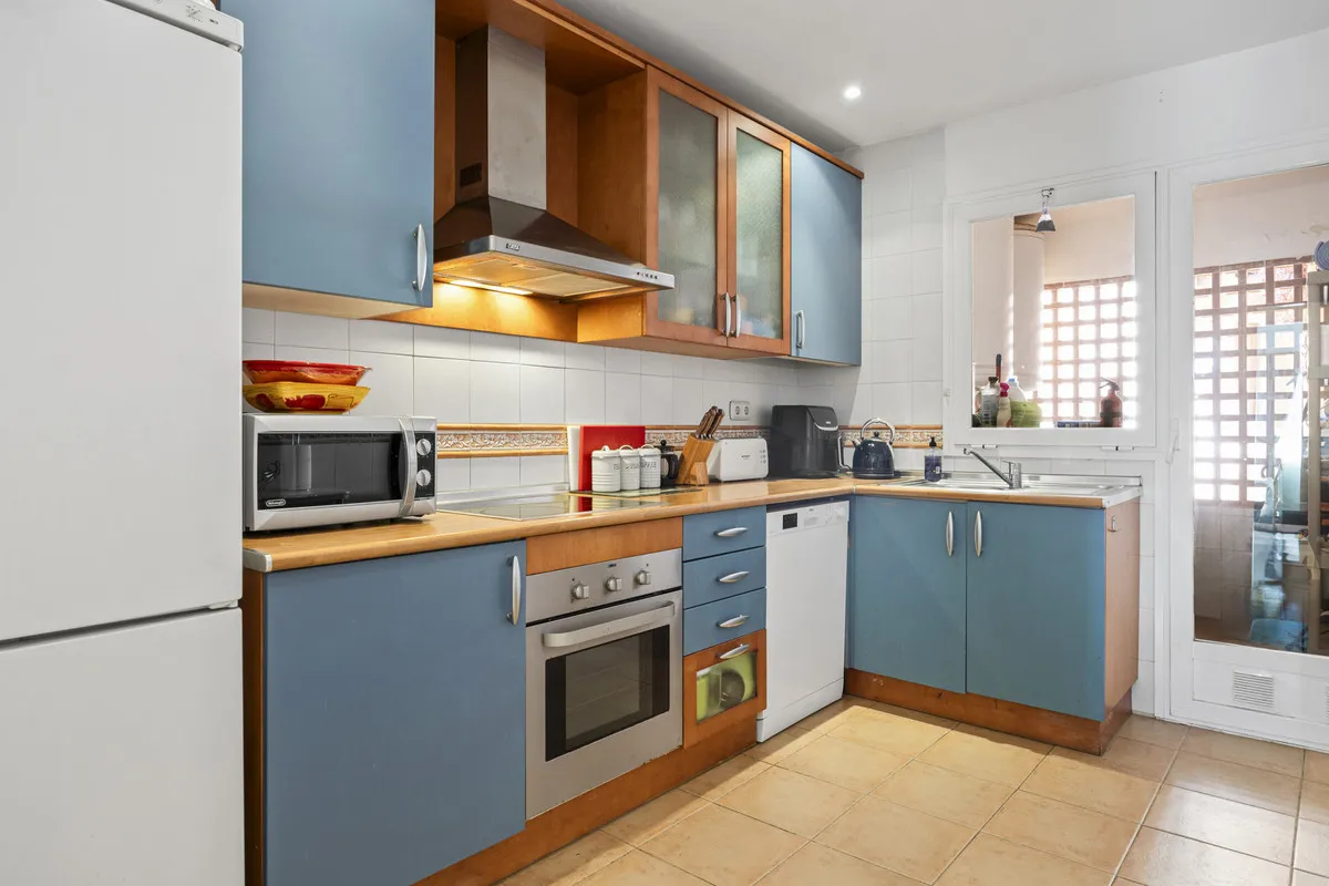 0db6ea34-028f-4726-bd40-6e563f0bab92