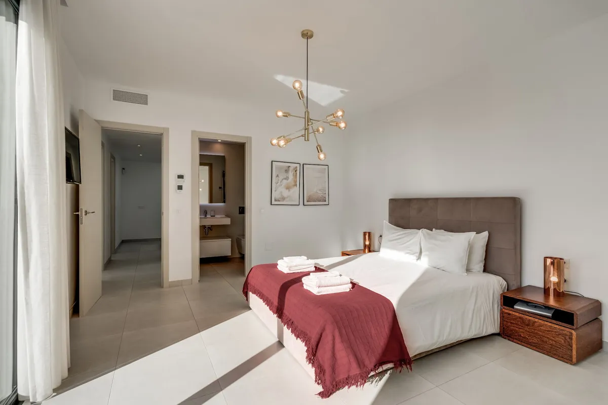 b12c8f70-f704-4d7e-88c9-78de2622cf82