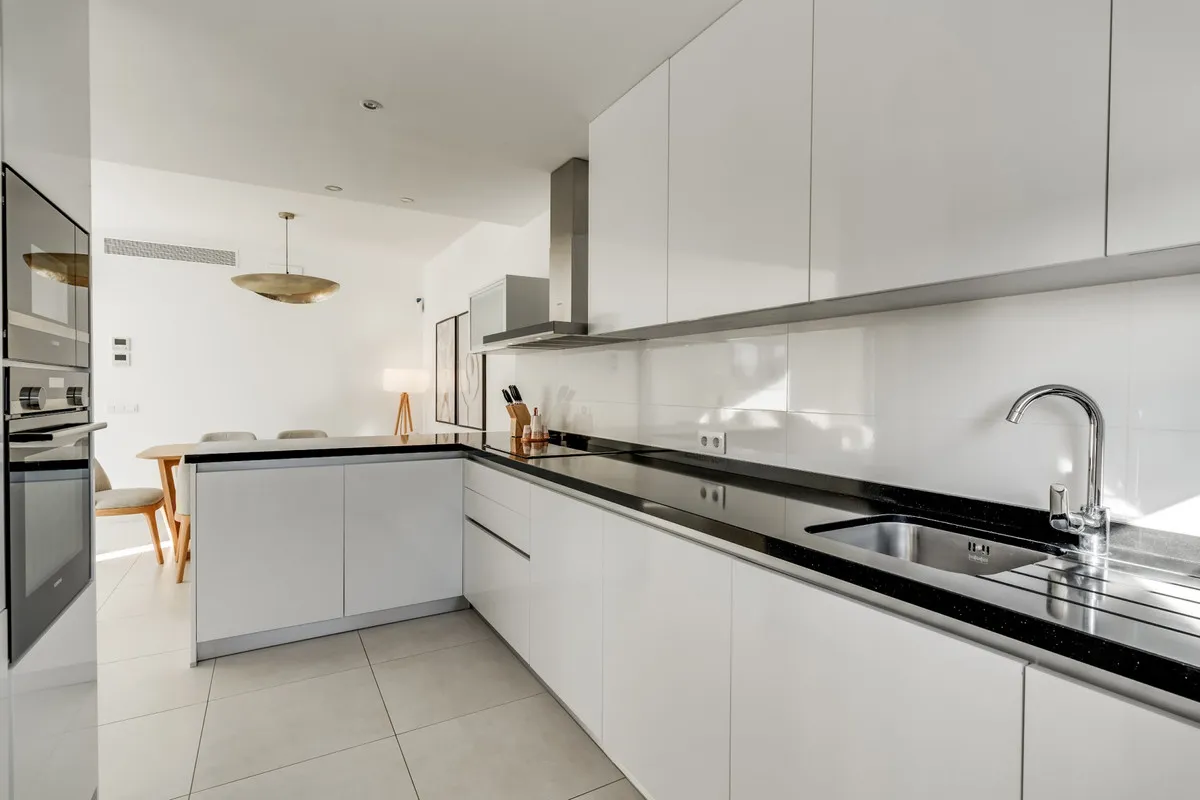 c2e05eb8-016e-4a41-b905-c99c64c788be