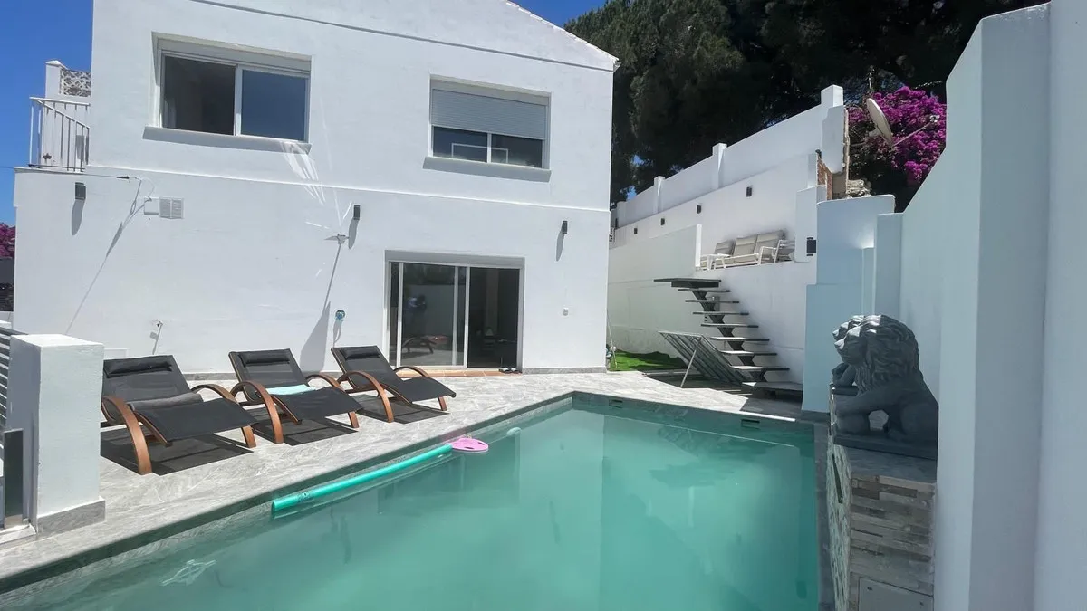 1fff9b8f-3d7b-4620-96c1-fcac8c7576cf