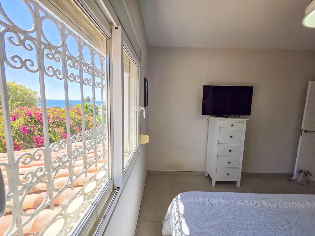 060a4e19-d34a-4fc6-8806-eb8f705a6781