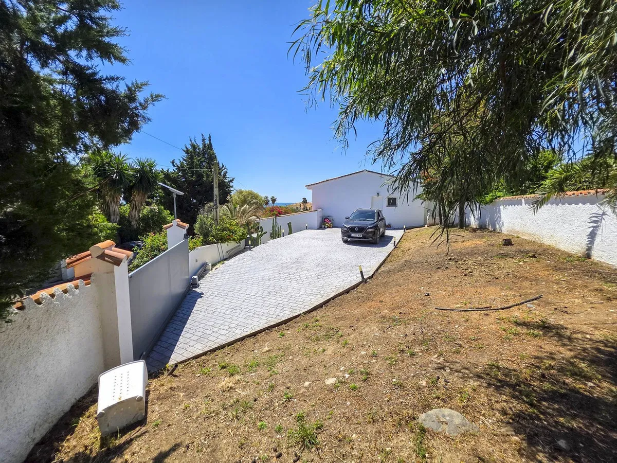 2d912fbb-eaee-4701-985b-8529355b2318