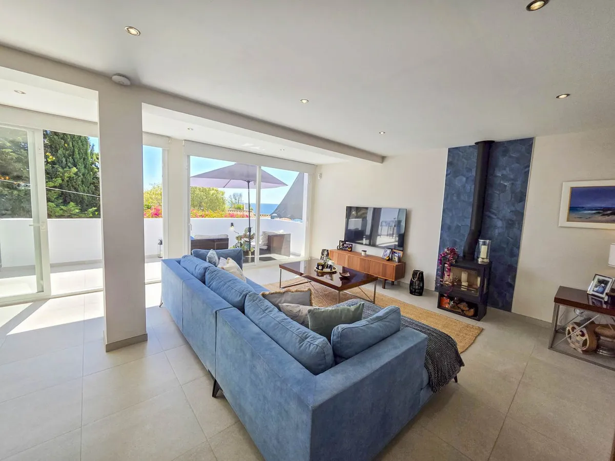 cd33631b-b42a-49d5-95c0-3e5d7d7e655f