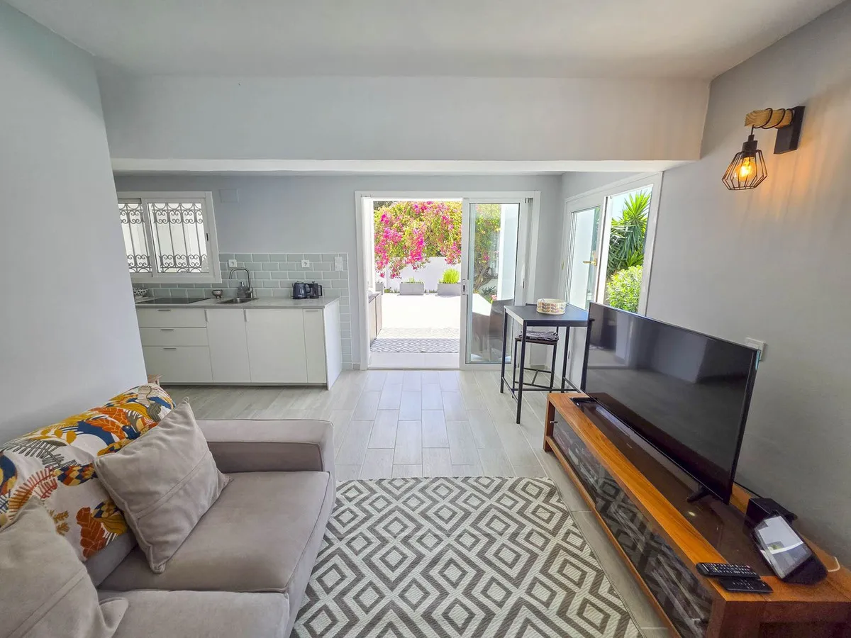 da97e789-e0d4-493e-a591-0d0103a314d3