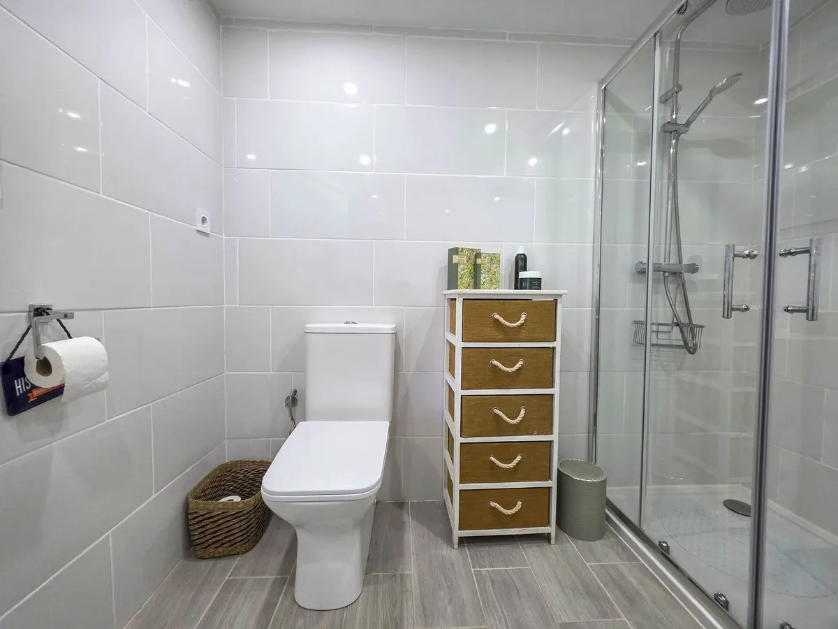 db5c8040-3169-4c65-9ecf-32437901b17f