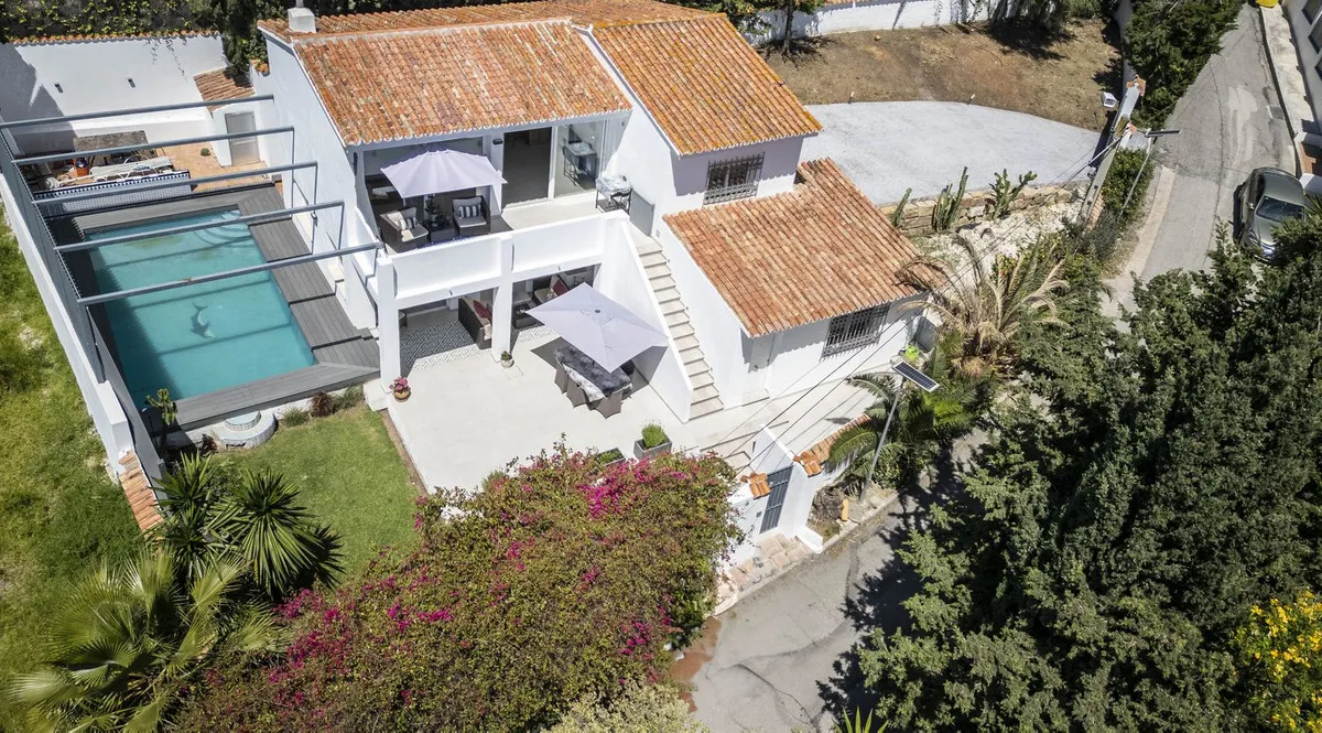 e9f8aa20-fe9b-4875-81d7-1648f6f4efec