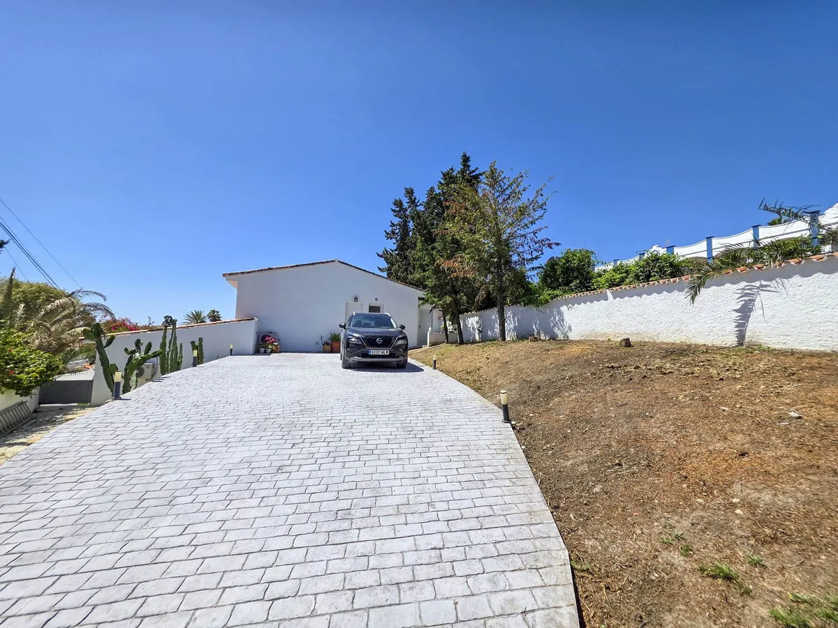 f1271d5c-a639-4f64-ac68-39fbb0ab88f8