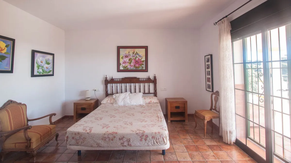 1b434962-fb44-469b-909d-a5cd14a4b672