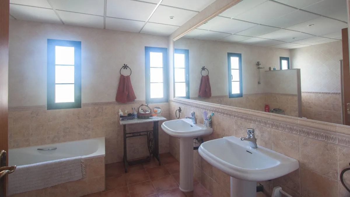 293ca600-dd3b-423f-aaa3-61244acff275