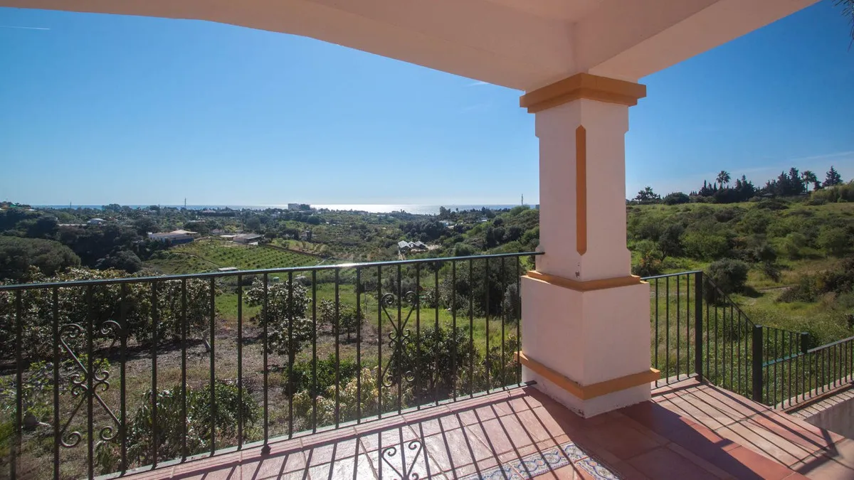 85709859-9f3c-494d-92c8-16b93f95358f