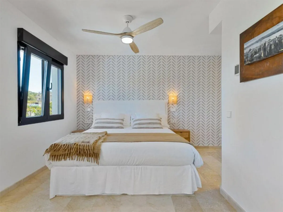 81ae5df6-84df-4dda-8987-1c5ff0d953f0