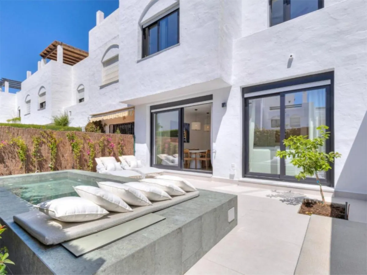 a31ce9ff-0fd0-4095-82a3-0106bdd97f40