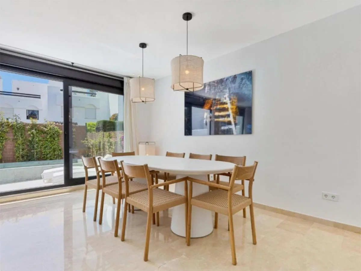 c947e5e9-2168-4f25-9ab8-316098b50bb2