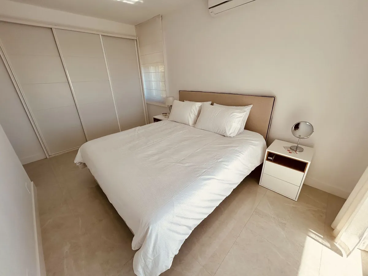 24d25e8c-c44b-400c-8580-9b743bb04a56