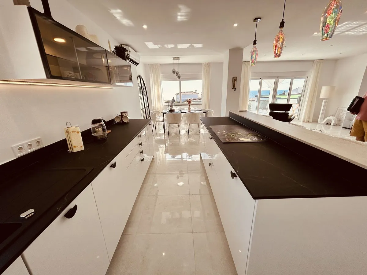 2b894d16-b1a1-42b9-a559-493bbfe6b816