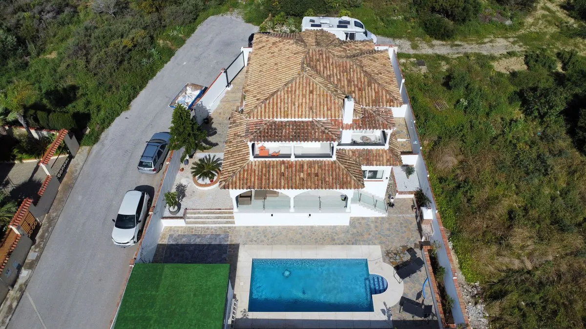 5d4587a6-74e6-4d04-aba2-91b6a99d87bb