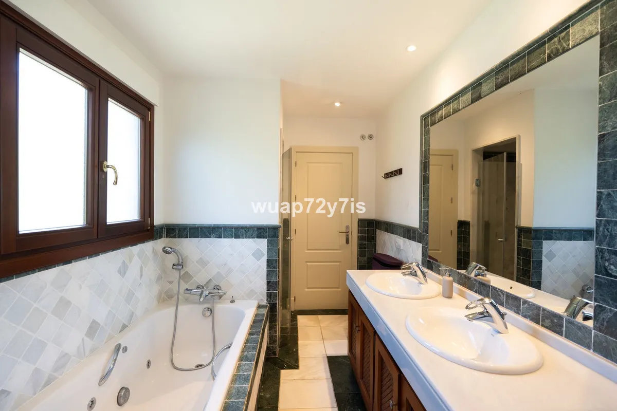 38a703f1-92c1-4150-a1ea-9f66d1d2f530