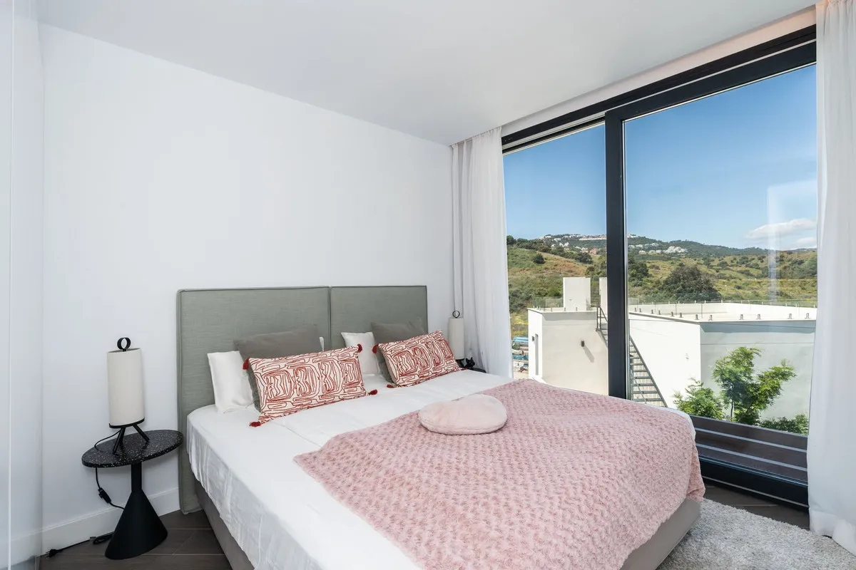 06136f15-5303-40ff-8fb3-dccabb18c012