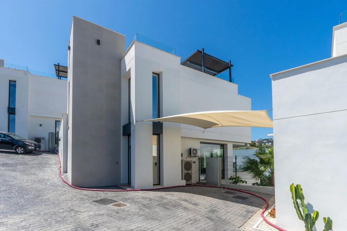 4a317411-3d34-4a3b-8ea3-6390e7117377