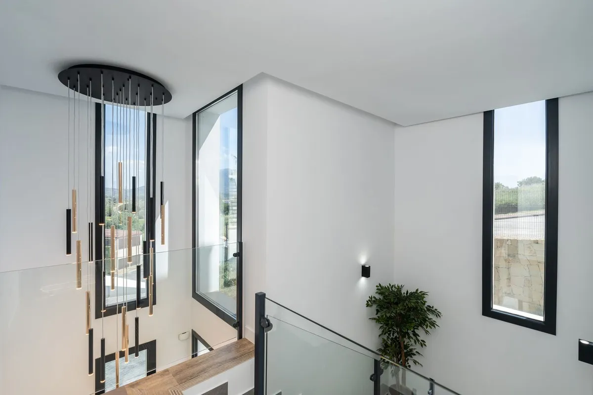 591a6376-68aa-43fc-8a93-4e3cc2efd6ac