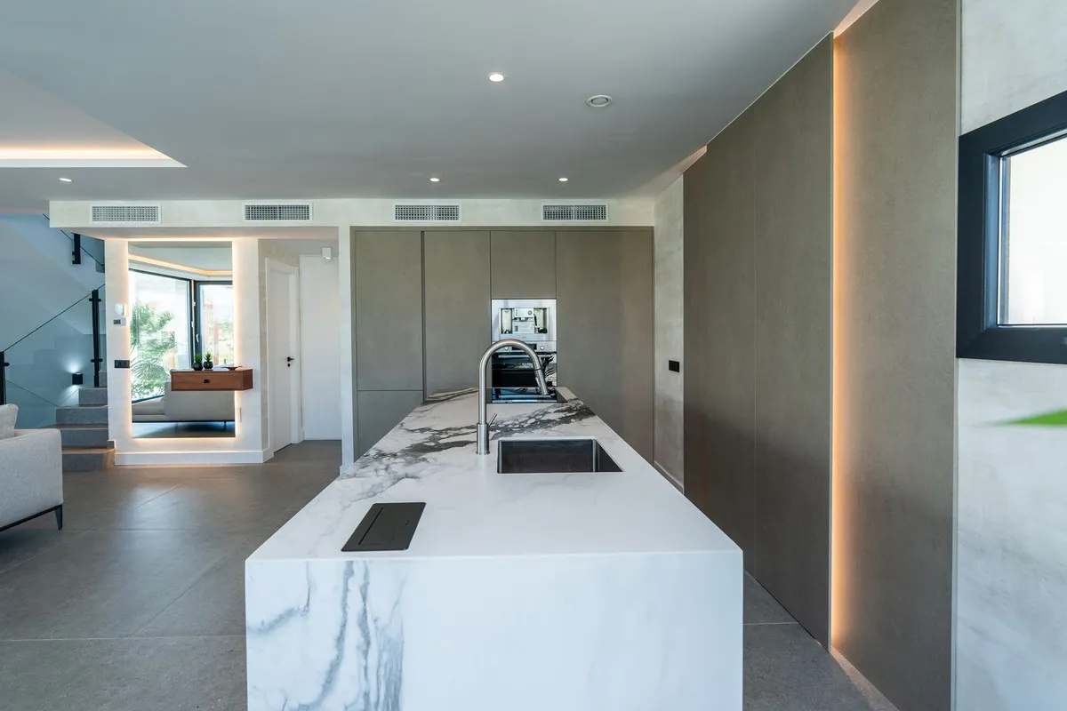 65abc2af-c5be-4344-9a41-a0a67e96d5f3