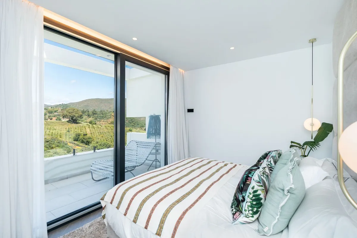 ece0993c-2211-40f4-80df-94b4acd375ec