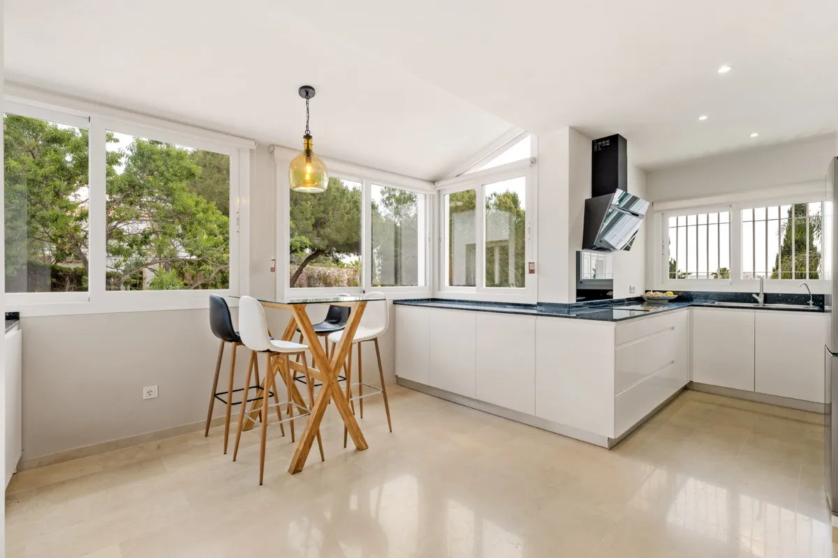 6eabbdbd-3e37-44dd-afd0-e6aa285df936