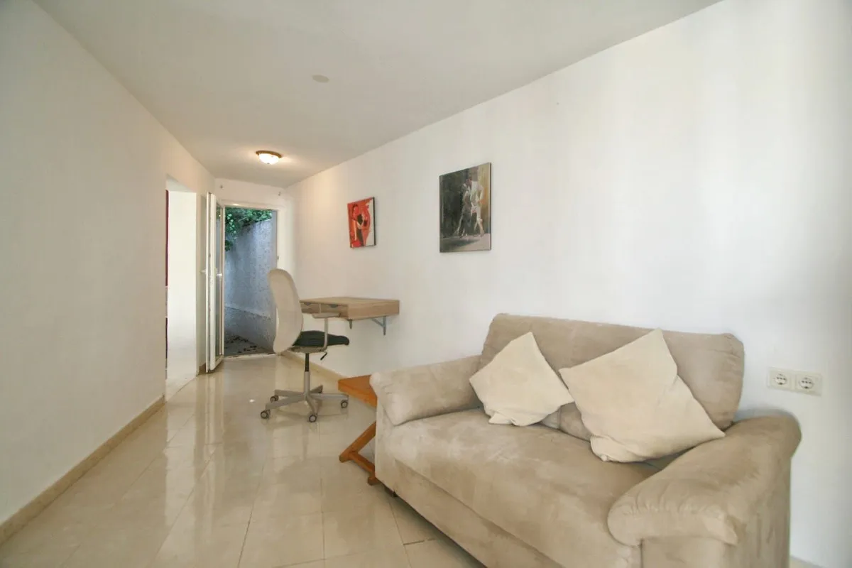 25fae8ed-0b73-4170-abef-7bea845d45b1