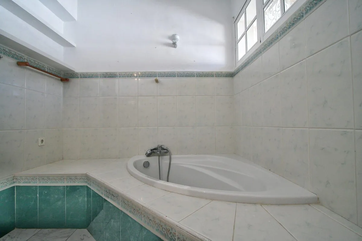 d9f96e15-bd35-4ee3-9d78-6351d4273a56