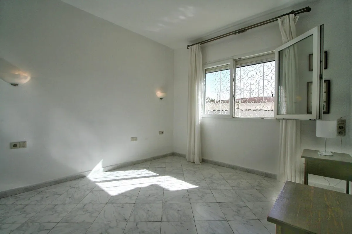 e9f6b4d3-543e-4c93-ac83-ba6eb5bf3a51