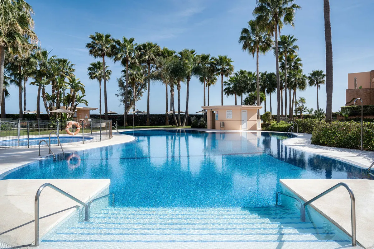 11e60d11-9354-4f50-b8e0-d0318b13f6e1