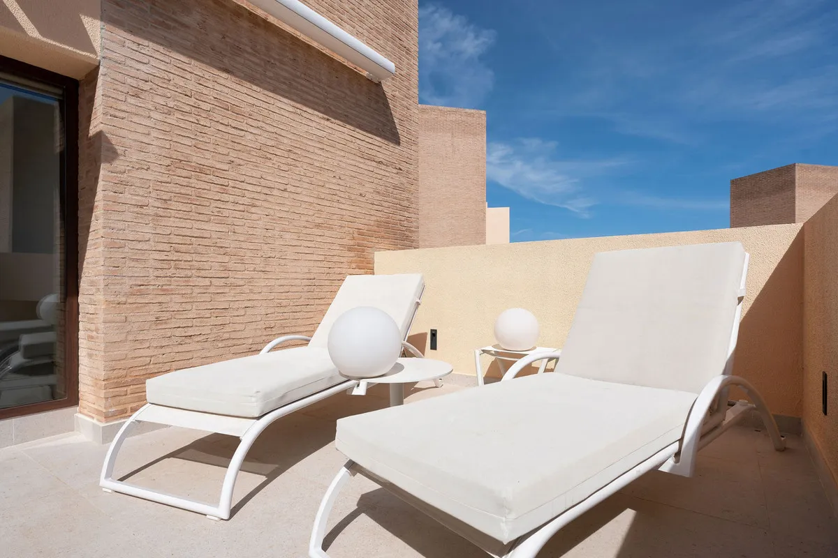 d18f5d66-e37b-4ead-8b67-66374b3a6fb4